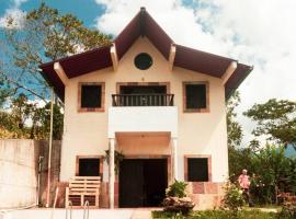 Casa Loma Comfy vacation home on the mountain with a view, hytte i Floridablanca