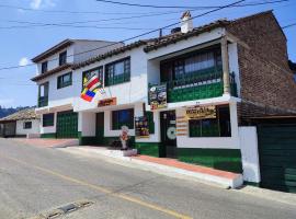 Restaurante y Hostal: De La Villa Pa Sumercé, habitación en casa particular en Monguí