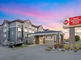 Best Western PLUS Peppertree Inn at Omak, hotelli, jossa on pysäköintimahdollisuus kohteessa Omak