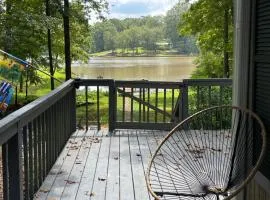 Waterfront Luxury on Lake Sinclair with Wraparound Deck,and Fireplace