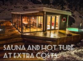 Sea view Holmestrand sauna and hot tube appartment, hotel with parking in Holmestrand