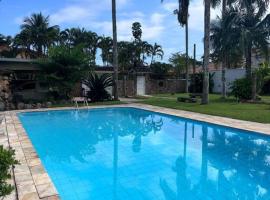 Villa Tavares - casa com piscina na praia da Lagoinha, cabaña o casa de campo en Ubatuba