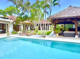 New! Amazing 6BD Private Family Villa with Pool, villa i Tanah Lot