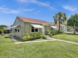 Palm Wave Says - 5 Star - Quiet Area - Stocked