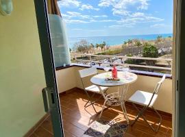 Apart. Pineda de Mar-Sea and mountains views, allotjament vacacional a Pineda de Mar