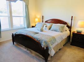 New House family friendly near Six Flags Sea World, hotel in Helotes