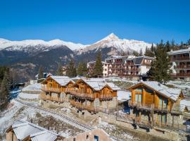 Chalet Merveille Ski In - Ski Out, hotel v destinaci Sauze dʼOulx