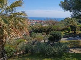 VILLAGGIO ANDORA COLOMBO, glamping site in Marina di Andora