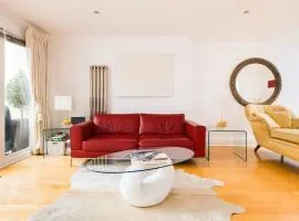 Notting Hill Luxury 3BR Duplex Modern Spacious Gem