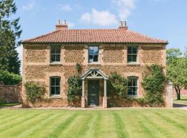Cottages in the Walled Garden, pet-friendly hotel in Sedgeford