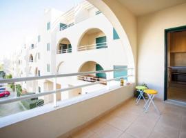 The Albufeira Concierge - Modern Salgados, hotel in Albufeira