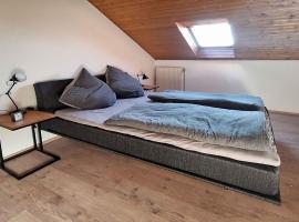 Plapperer`s Fewo, hotel v destinaci Schernfeld