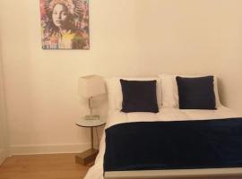 Lovely Studio - perfect weekend stay in Cork, hotel econômico em Cork