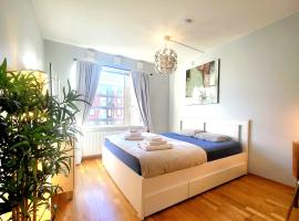 Moon apartment near the Centre ! Free parking available !, feriebolig ved stranden i Trondheim