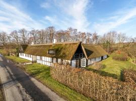 Nice Apartment In Rønde With Wifi