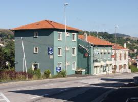 Relais du Val Vert, hotel v destinaci Le Puy