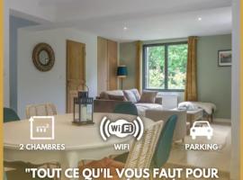 La Petite Maison *T3* accès direct Loiret +Parking、Saint-Hilaire-Saint-Mesminのキッチン付きホテル