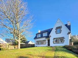 Grande maison en bord de mer，位于孔卡尔诺的酒店