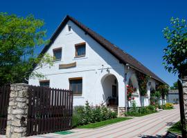 Bánóporta, guest house in Köveskál