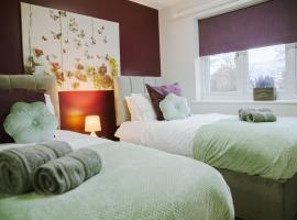 Lovely Three Bed at Tanglewood, hotel in Hillingdon