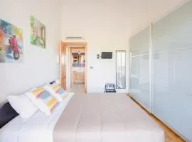 EUR Moravia Attico panoramico con terrazzo, fino a 5 ospiti