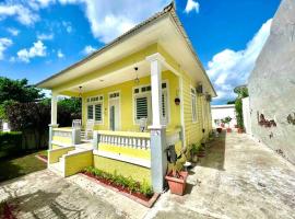 New! Antique House at Ponce, hotel en Ponce