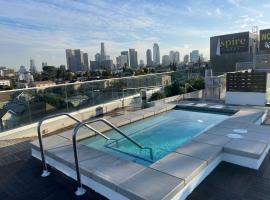 Luxury Downtown Los Angeles Penthouse Condo with Skyline Views، مكان مبيت وإفطار في لوس أنجلوس