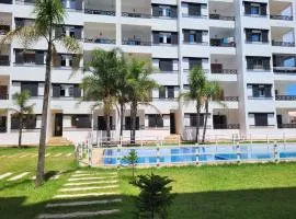 Appartement lumineux avec piscine