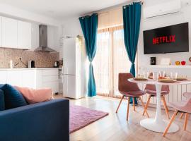 Downtown Apartment Boutique - Blue & Pink