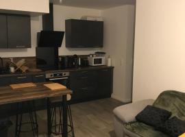 Élégant Appartement proche Commodités - Parfait pour Jeux Olympiques 2024, khách sạn ở Maurepas