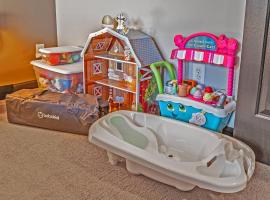 Family Friendly Sleeps 10 - 4BR I-85 Access, ξενοδοχείο σε Ντουλούθ