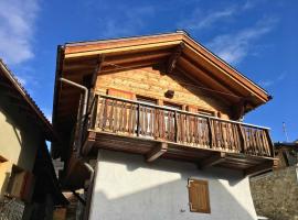 Chalet typique du Valais,Maison bio et bien-être!, cabin in Chermignon-dʼen Haut