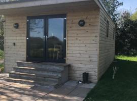 Secluded Log Cabin in beautiful private gardens, cabin in Broxwood