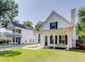 Tupelo Honey - 6 BR, Sleeps 16+, hotel in Savannah