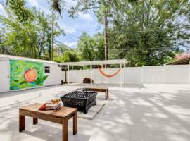 The Peach Family Friendly Oasis, hotel in Savannah