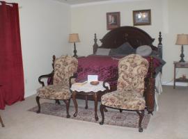 serenity hill bed and breakfast, hotel with parking in Brownsville