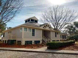 Litchfield Lakeside Escape Resort Perks by the Sea
