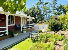 The Garden Cottage, hotel with parking in Tawonga