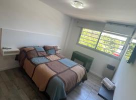 HERMOSO DEPARTAMENTO AMUEBLADO EN EL CENTRO DE LP, מלון ליד אצטדיון סיטי אוף לה פלאטה, לה פלאטה