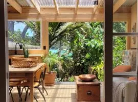 The Bay Cottage - Located Directly Across the Road from 2 Swimming Beaches