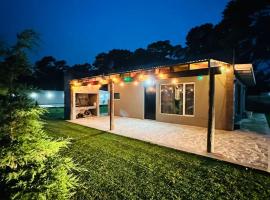 Cabaña en Villa del Deportista Villa Shalom, hotel i Necochea