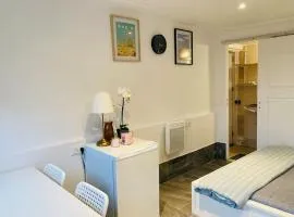 Studio house near paris