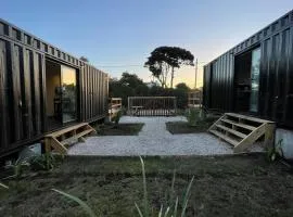 Apart Containers, Acantilados