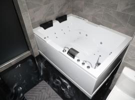 The Hideaway, hotell med jacuzzi i Birmingham