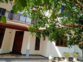 ASHI VILLA, hotel with parking in Galle