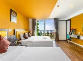 Rich Hotel