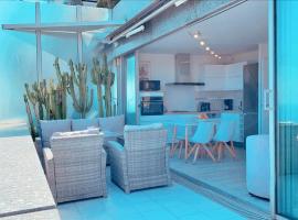 COSTA PLANA - Bright & Confortable CORNER APARTMENT, hotel en Cap d'Ail
