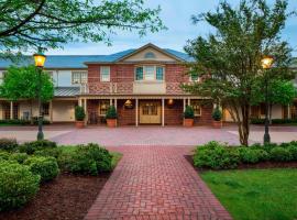 Williamsburg Lodge, Autograph Collection, hotel near Williamsburg Jamestown Airport - JGG, Williamsburg