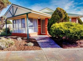 Mt Clear Ballarat Holiday Homes - Only minutes to Sovereign Hill and Ballarat CBD - Sleeps 1 to 4, готель у місті Балларат