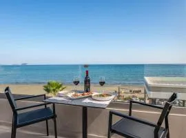 Horizon Apartments - Beachfront Luxury, by ZanteWize